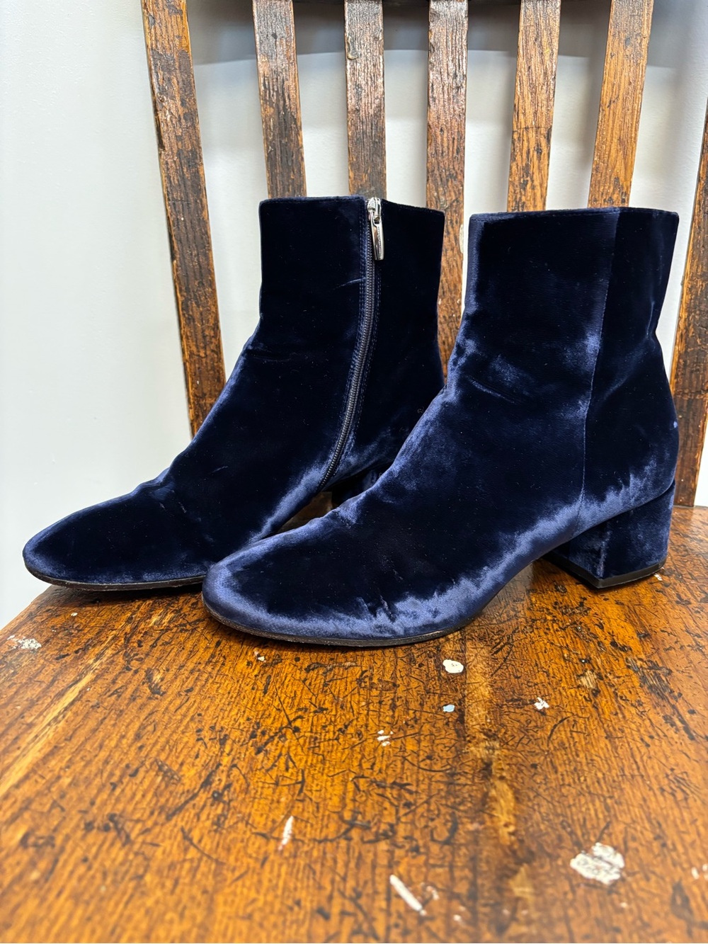 Gianvito Rossi Stunning Velvet Ankle Boots in Deep Blue Boho Elegant